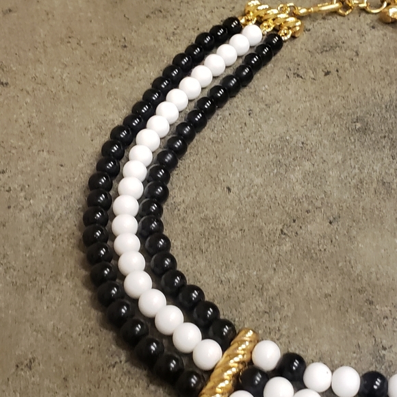 Monet 3 Strand Black & White Beaded Neckace vintage choker collar - Picture 3 of 9